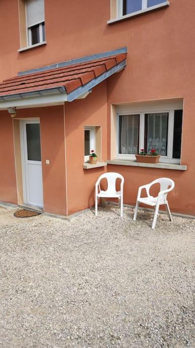 Appartement Independant Prive Mathay Екстериор снимка